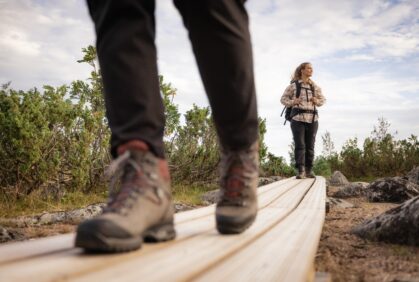 Matkailijoita Perämeren kansallispuistossa